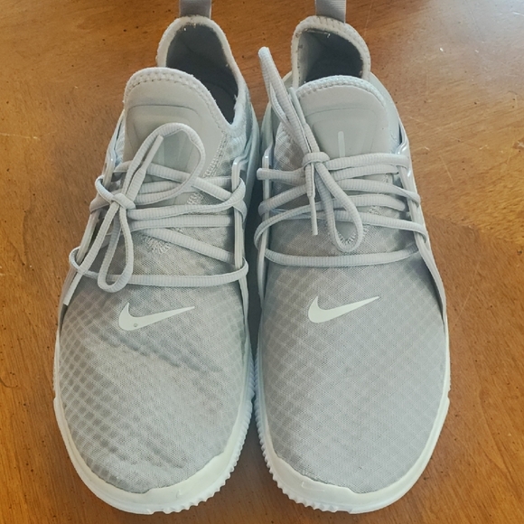 Nike Light Gray Athletic Shoes - Picture 1 of 3